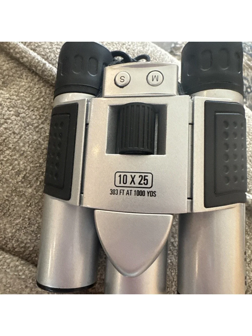 Vivitar CV-1025V Binoculars New Batteries Works Great